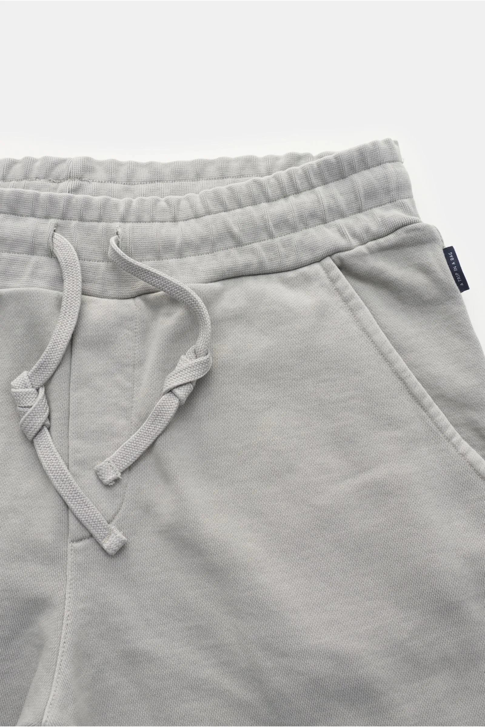 04651/ A TRIP IN A BAG sweat pants 'AF Pant' light grey