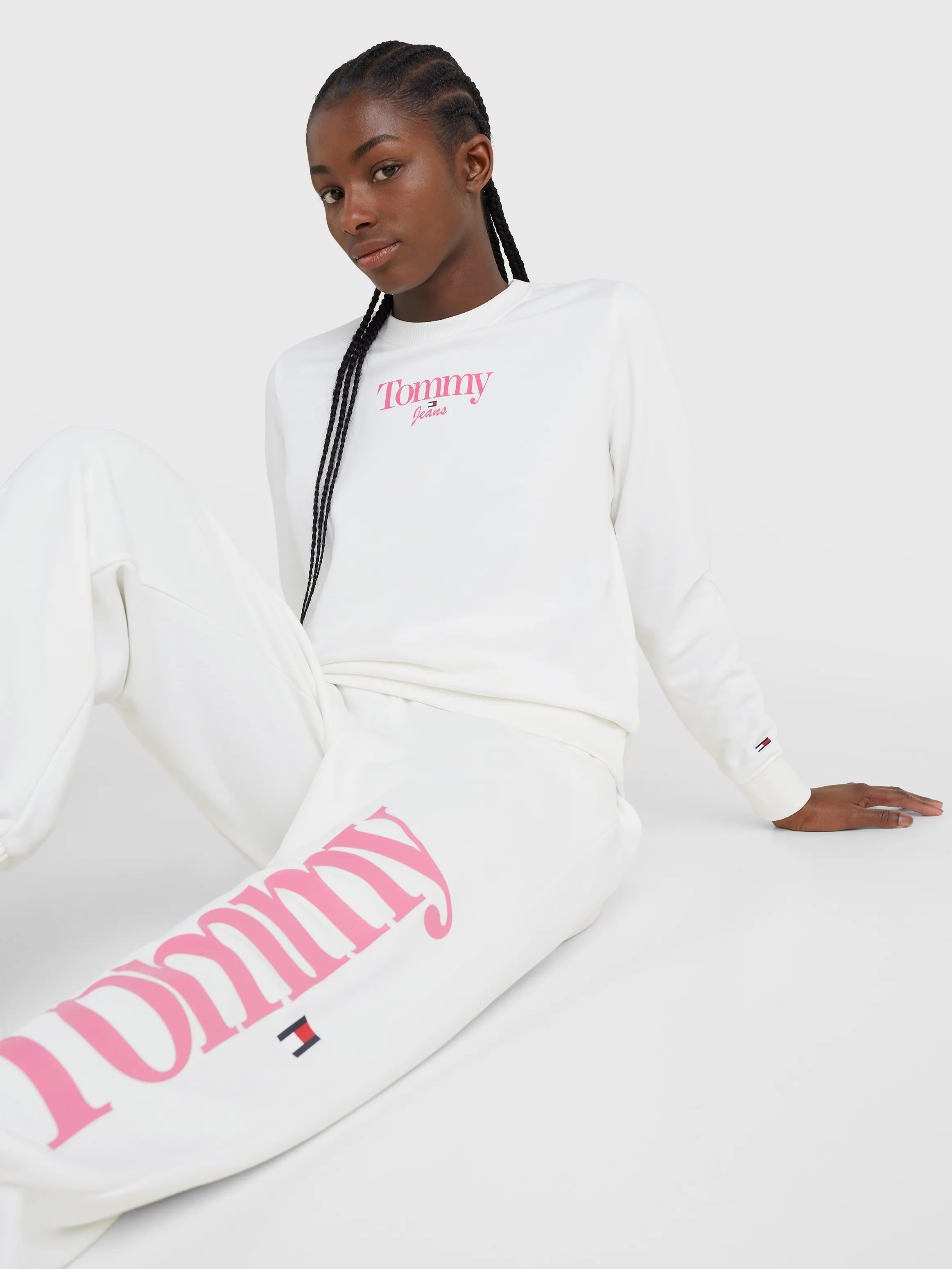 Essential Logo Crew Neck Sweatshirt | Sweatshirts & Hoodies | Tommy Jeans