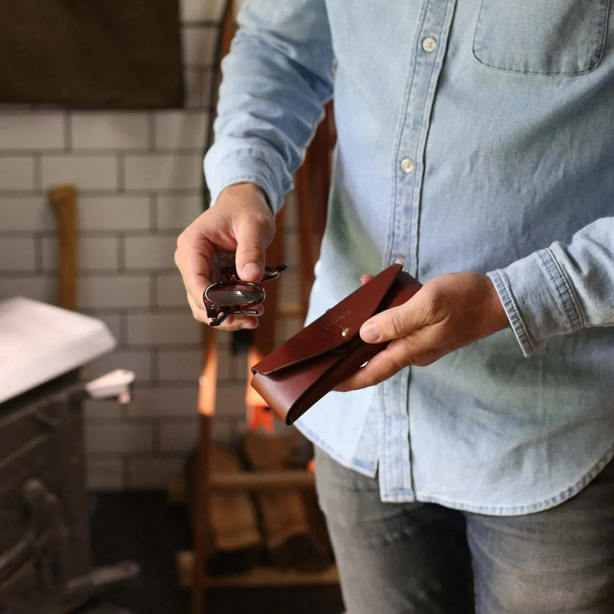 Glasses case in vegetable-tanned leather - Brown