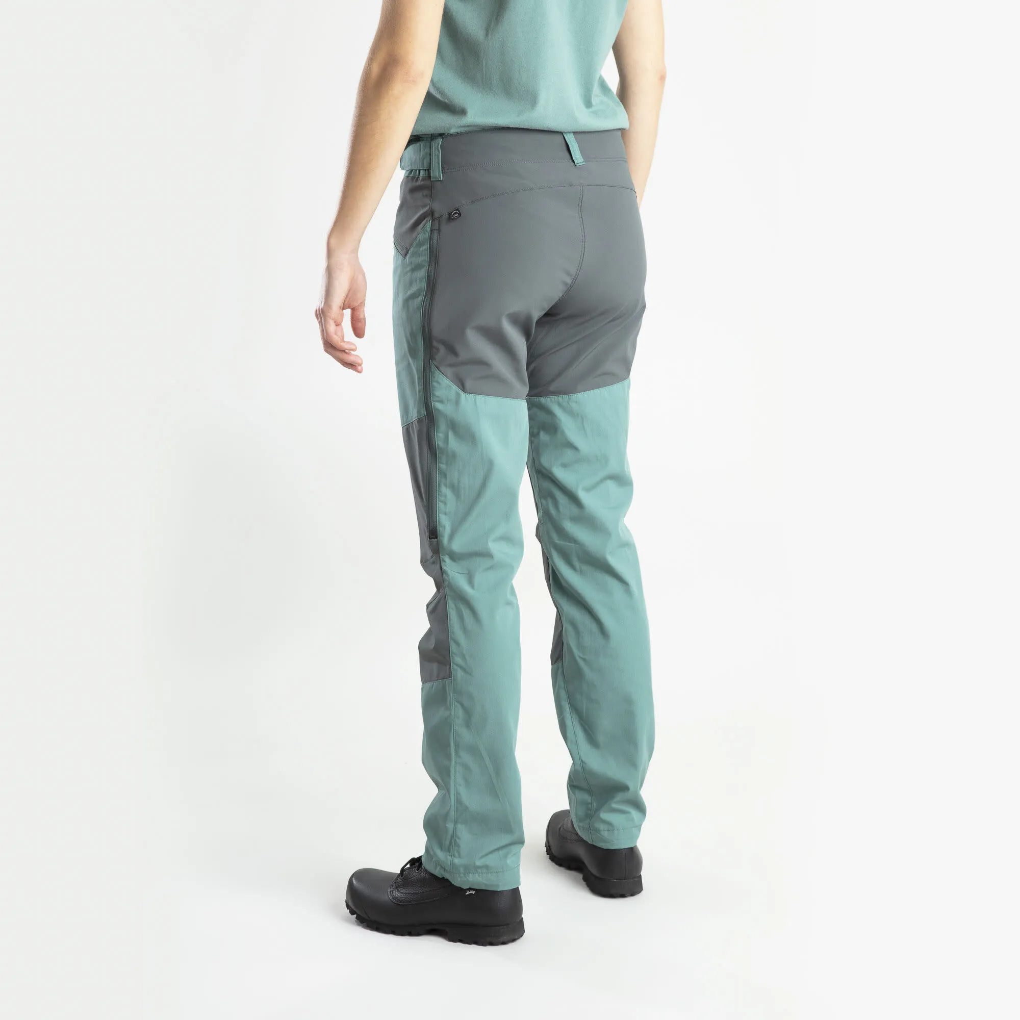 Lundhags Women's Makke Light Pant Jade/Dark Agave | Buy Lundhags Women's Makke Light Pant Jade/Dark Agave here | Outno