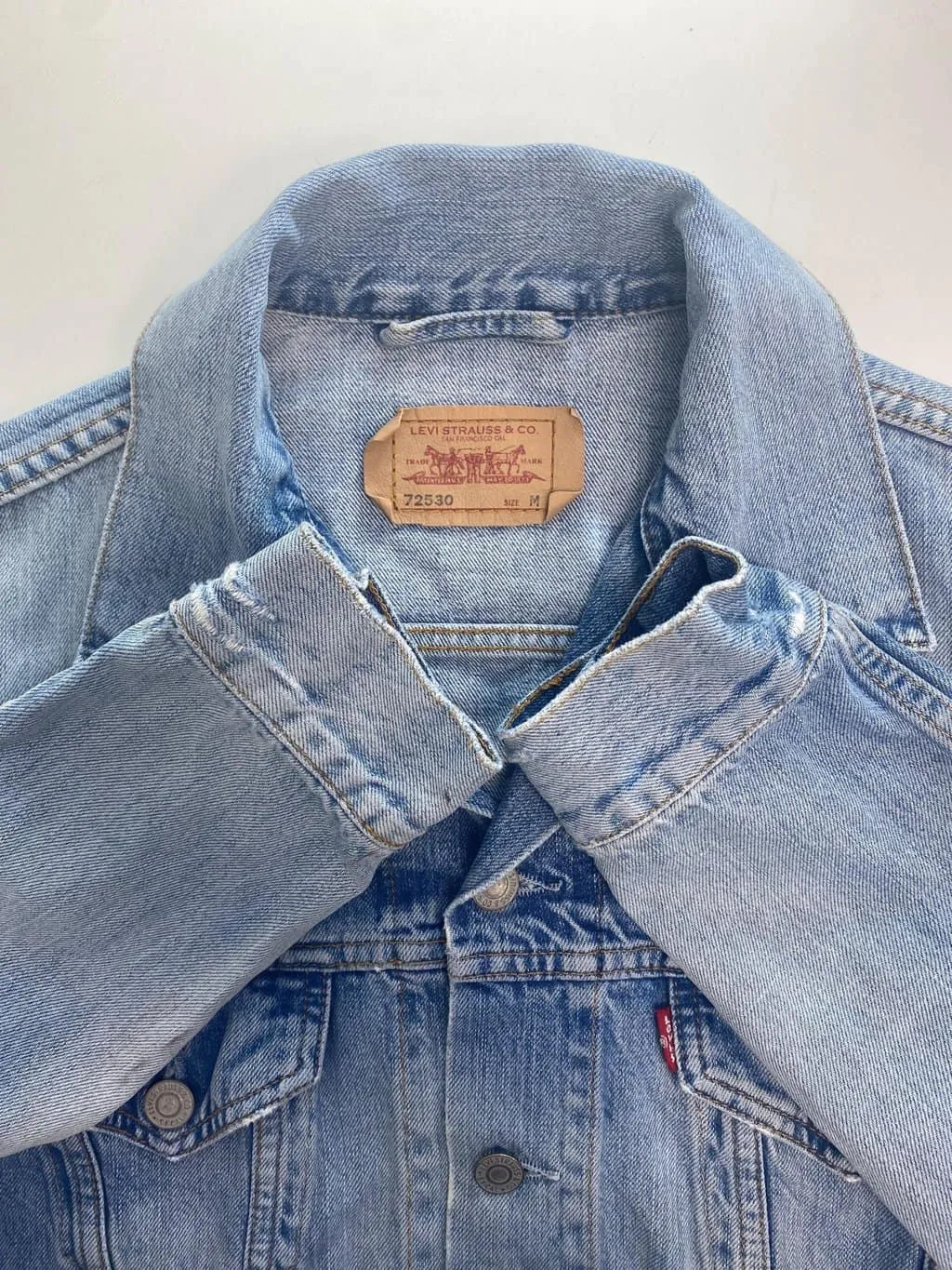 Men’s customised vintage Levis denim jacket, light blue – Small