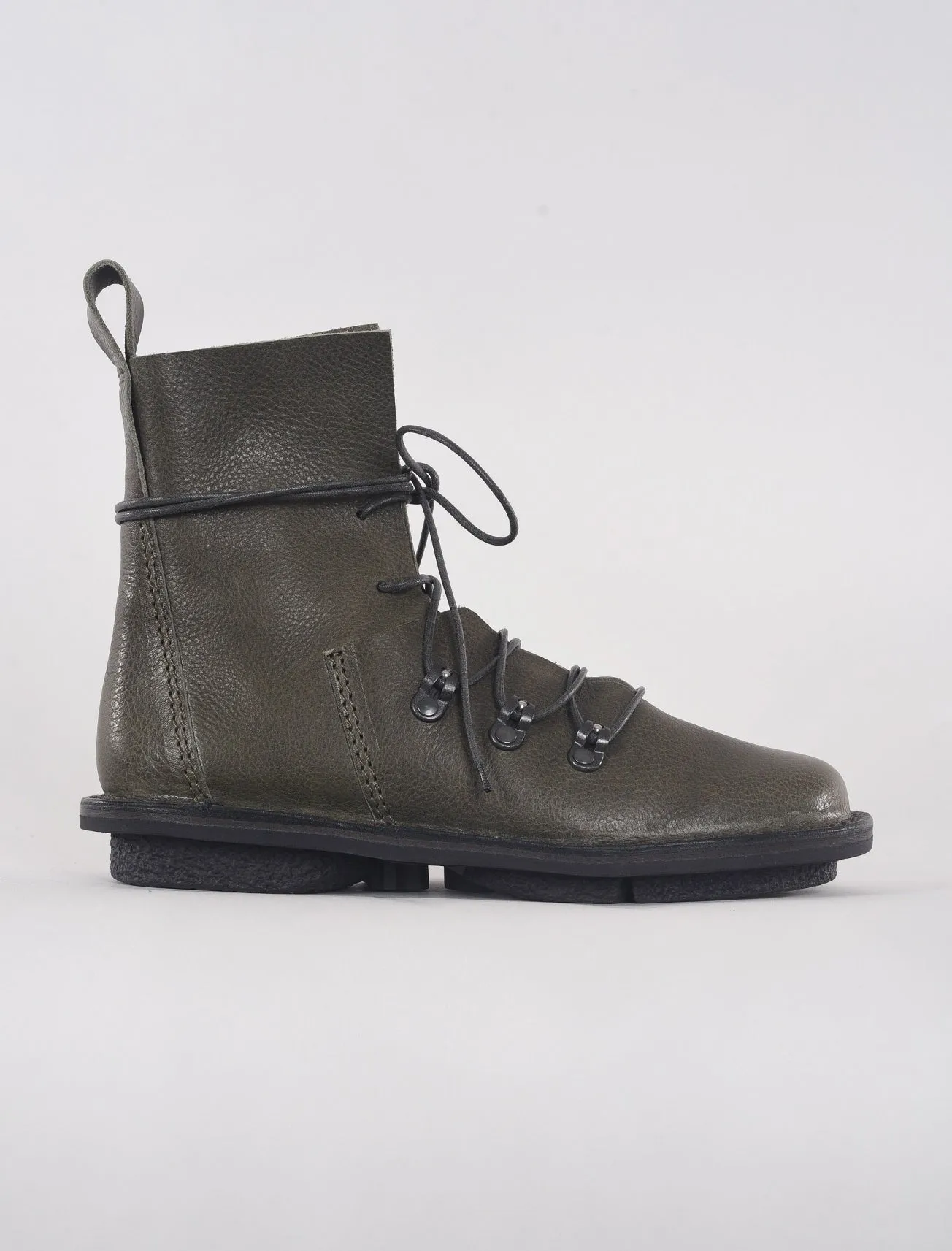 Standstill Closed Boot, Gray Waw