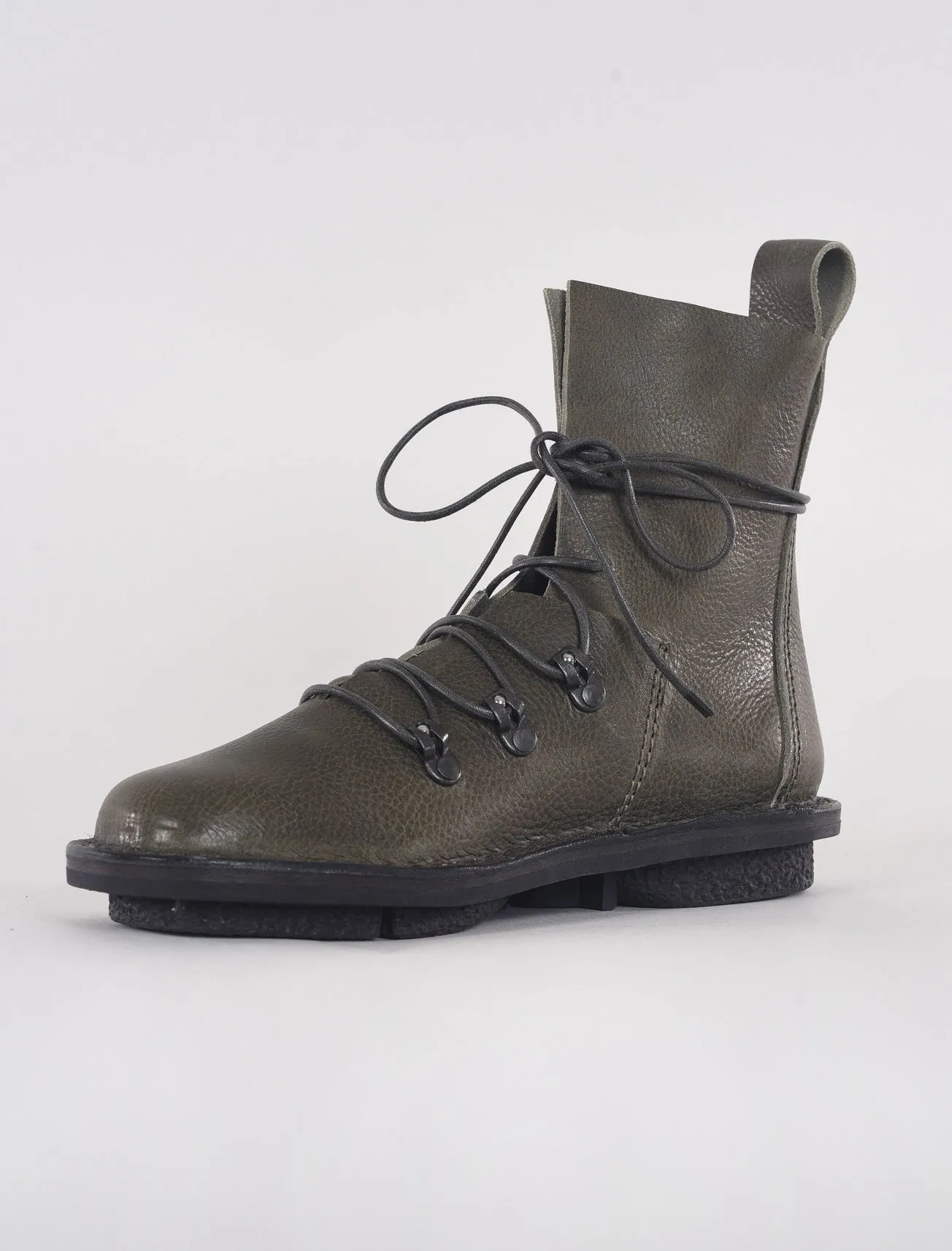 Standstill Closed Boot, Gray Waw