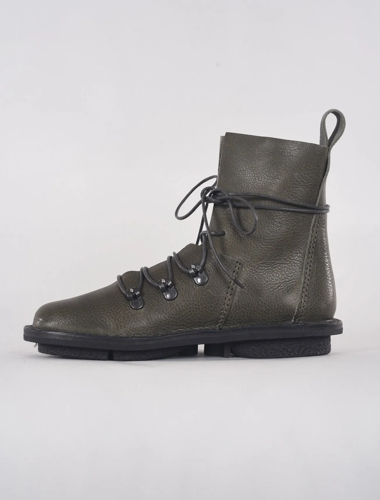 Standstill Closed Boot, Gray Waw