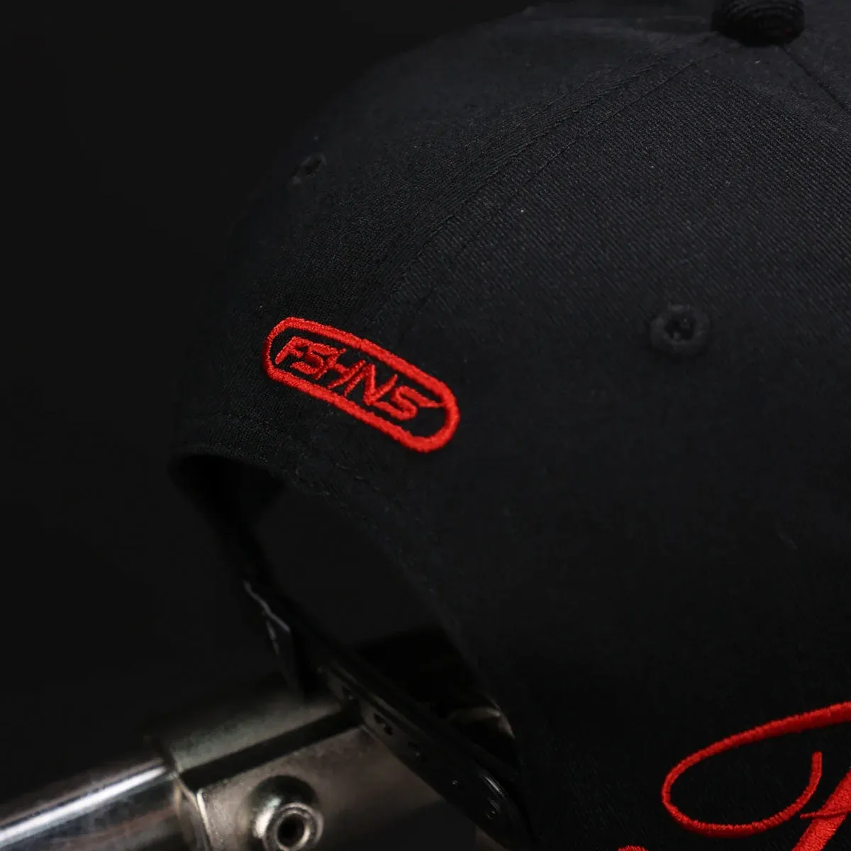 Stella Logo Snapback Hat (Black/Red)