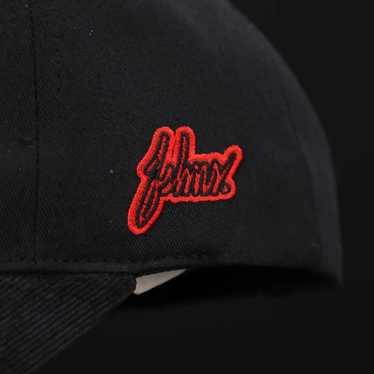 Stella Logo Snapback Hat (Black/Red)