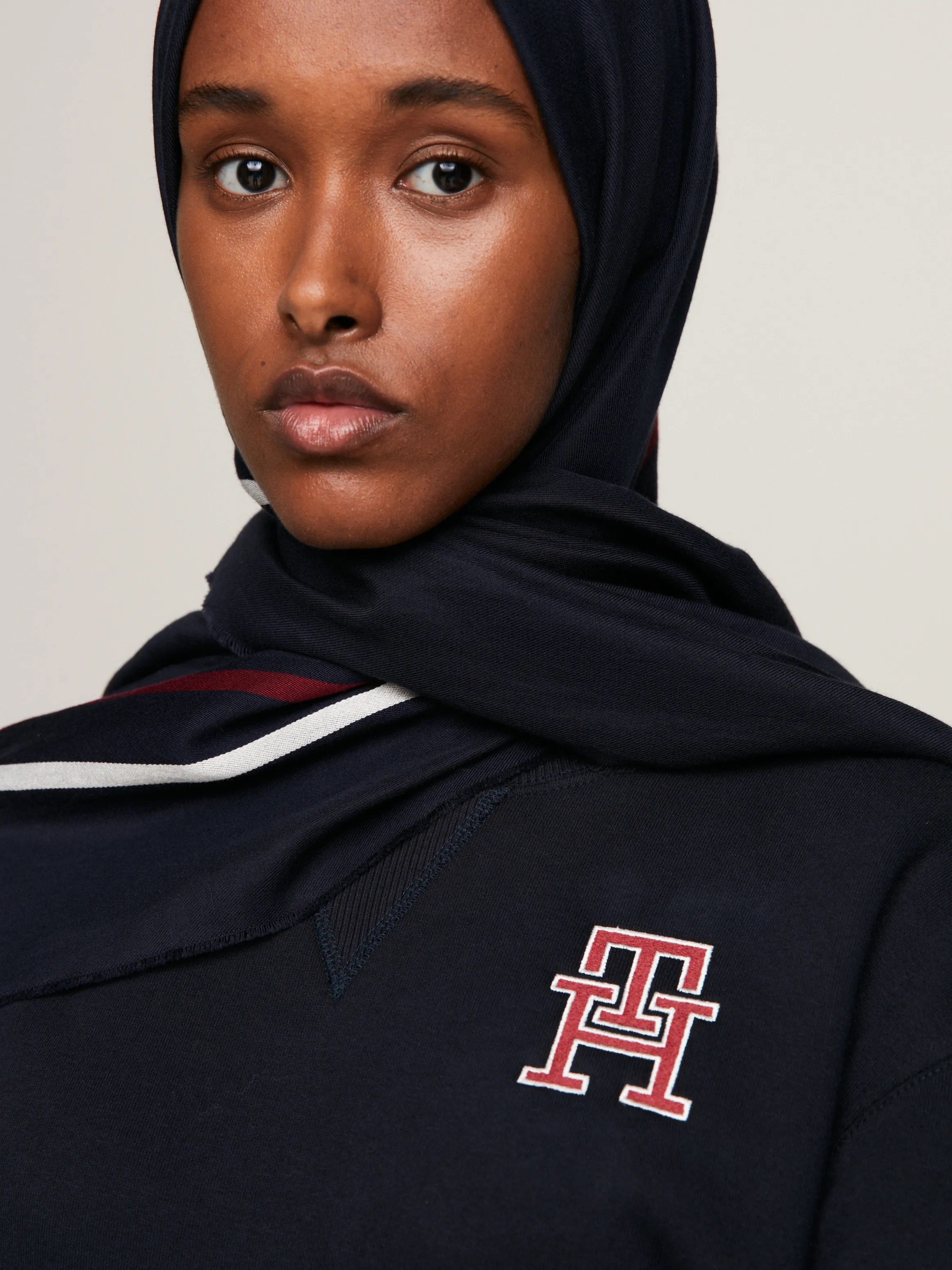 TH Monogram Modern Regular Fit Sweatshirt | Sweatshirts & Hoodies | Tommy Hilfiger